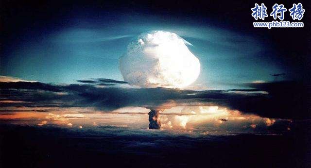 世界上最厉害的4种武器：未来武器“黑洞炸弹”威力远超原子弹（世界上威力最强的核导弹）