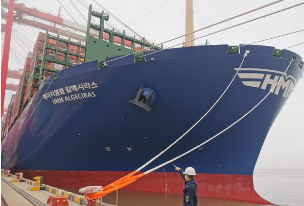 世界上最大的集装箱船：“现代・阿尔赫西拉斯”号