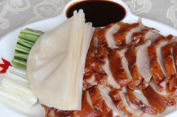 北京十大名吃排行榜：炸酱面位居第二，第一是北京烤鸭