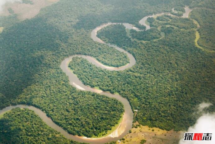 世界上最深的河：刚果河,平均220米,年发电0.95万亿千瓦时（刚果河水能资源丰富的河段）