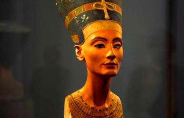 纳芙蒂蒂简介：古埃及最有权势的王后，世界上最美的女人（古埃及最美皇后）
